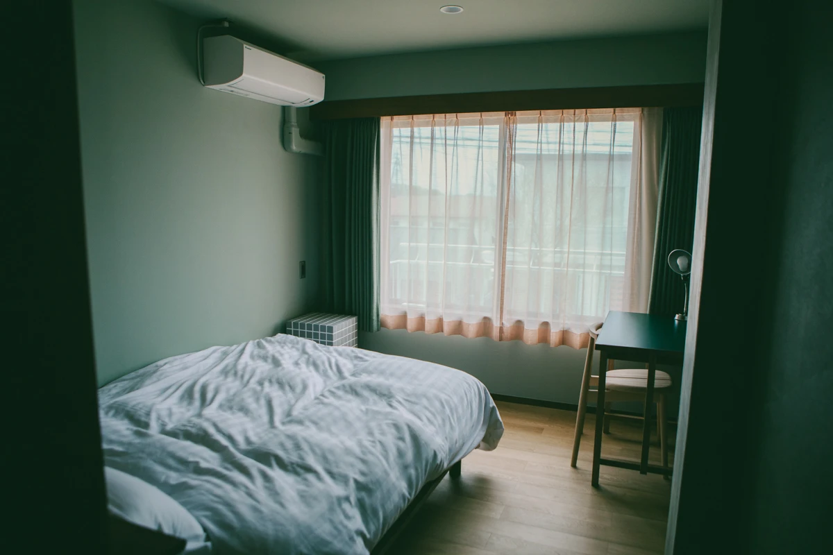 SINGLE Room