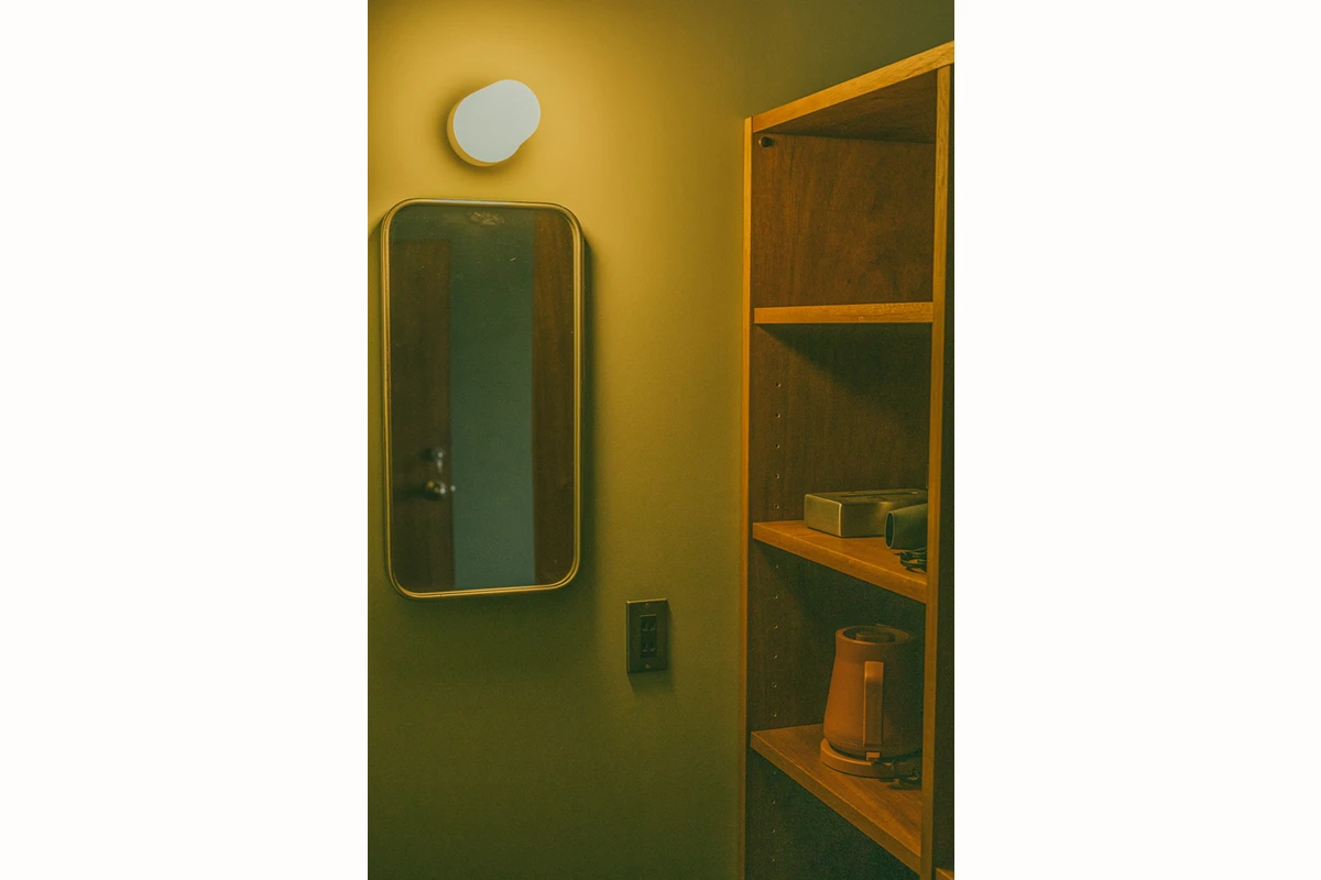 SINGLE Room
