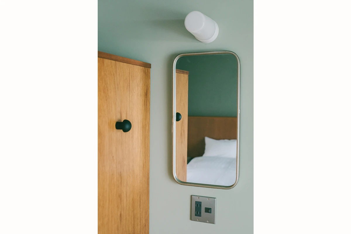 SINGLE Room